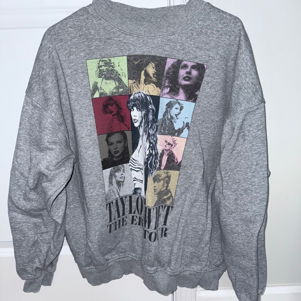 Taylor Swift The Eras Tour Crewneck Medium EUC!